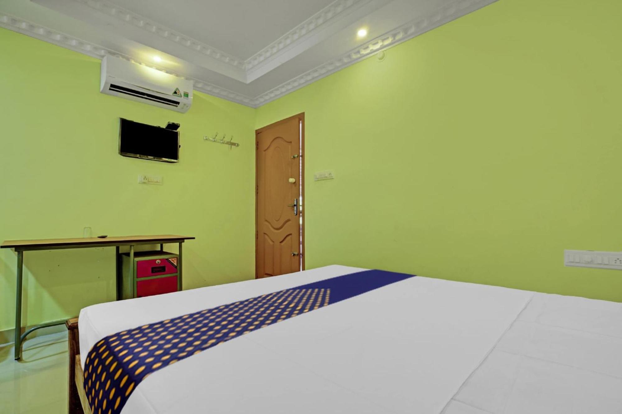 Punalur Hotel O Ss Residency מראה חיצוני תמונה